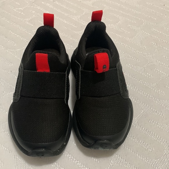 champion kids sneakers size 6. very gently worn - Picture 2 of 3